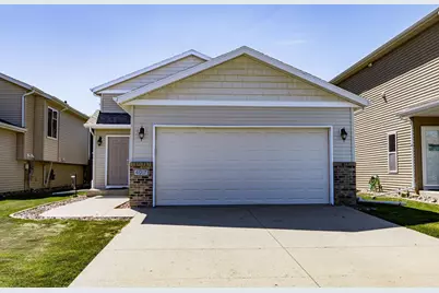 4017 9th Street S, Moorhead, MN 56560 - Photo 2