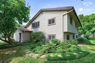 1810 Howell Street N, Falcon Heights, MN 55113 - Photo 8