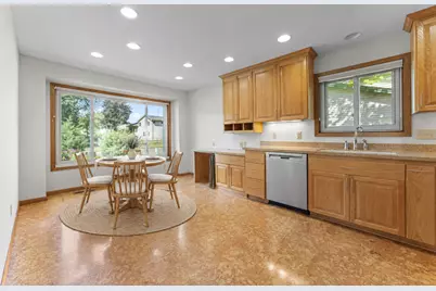 1810 Howell Street N, Falcon Heights, MN 55113 - Photo 4