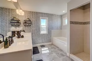 5204 Porchlight Bay, Woodbury, MN 55129 - Photo 4
