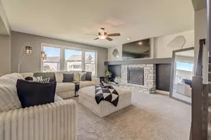 5204 Porchlight Bay, Woodbury, MN 55129 - Photo 2