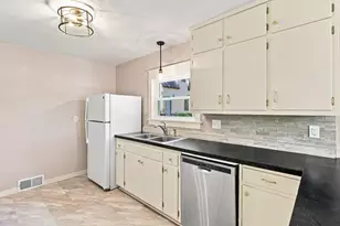 320 Kingsley St S, Winsted, MN 55395 - Photo 14