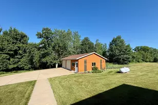 38252 Cloverdale Rd, Hinckley, MN 55037 - Photo 6