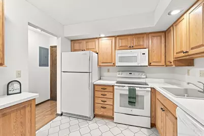 12600 Parkwood Drive #308, Burnsville, MN 55337 - Photo 6