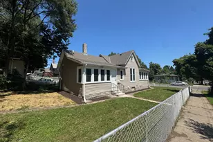 989 Marion St, Saint Paul, MN 55117 - Photo 2
