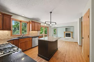 3850 Jamestown Curve, Woodbury, MN 55129 - Photo 14