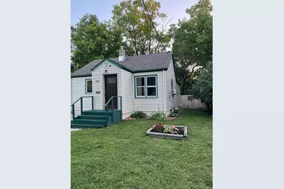 207 14th Street S, Moorhead, MN 56560 - Photo 2