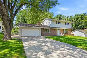 11006 Radisson Dr, Burnsville, MN 55337 - Photo 2