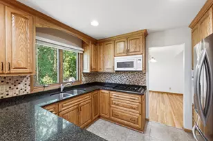 11006 Radisson Dr, Burnsville, MN 55337 - Photo 18