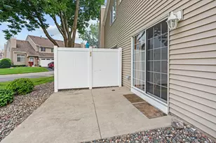 611 85th Ln NW, Coon Rapids, MN 55433 - Photo 32
