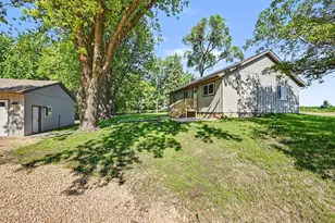 29499 390th St, Le Sueur, MN 56058 - Photo 26