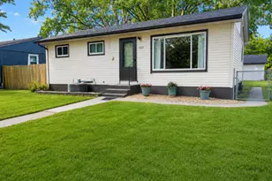 1122 12th Ave SE, Saint Cloud, MN 56304 - Photo 1