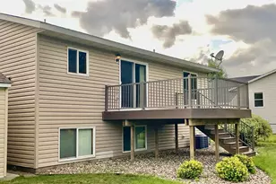 1905 20th St SW, Austin, MN 55912 - Photo 2