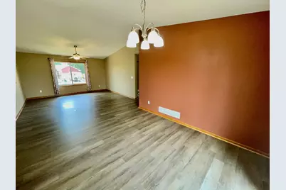 1905 20th Street SW, Austin, MN 55912 - Photo 10