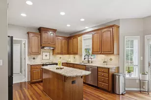 15016 Viewcrest Ln, Burnsville, MN 55306 - Photo 4