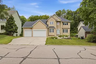 15016 Viewcrest Ln, Burnsville, MN 55306 - Photo 12