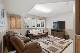 15016 Viewcrest Ln, Burnsville, MN 55306 - Photo 12