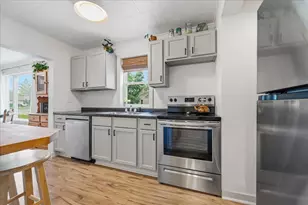 416 W Soo St, Parkers Prairie, MN 56361 - Photo 10