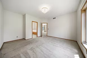 2701 Village Dr, Faribault, MN 55021 - Photo 20