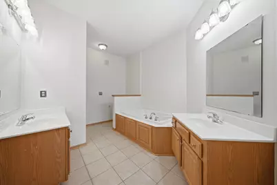 2701 Village Drive, Faribault, MN 55021 - Photo 22