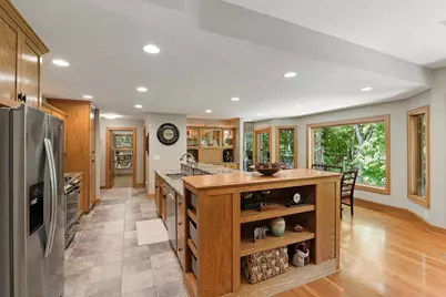 2934 Canyon Road, Chaska, MN 55318 - Photo 4