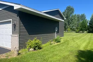 1300 Honeysuckle Ln SE, Cambridge, MN 55008 - Photo 4