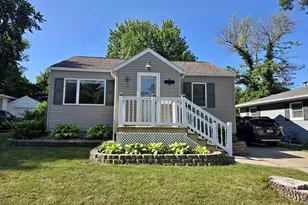 117 W Maple St, Marshall, MN 56258 - Photo 1