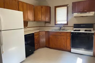 117 W Maple St, Marshall, MN 56258 - Photo 2