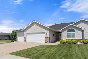 3410 Village Green Dr, Moorhead, MN 56560 - Photo 2