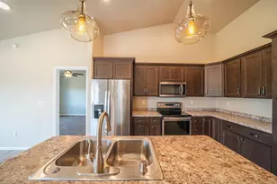 1877 Longview Dr, Detroit Lakes, MN 56501 - Photo 10
