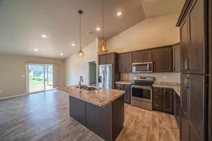 1877 Longview Dr, Detroit Lakes, MN 56501 - Photo 8
