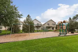 1336 Yorkshire Ln, Shakopee, MN 55379 - Photo 34