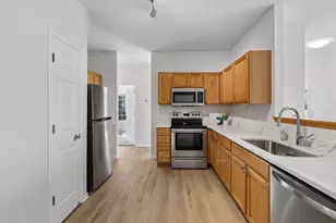 1336 Yorkshire Ln, Shakopee, MN 55379 - Photo 8