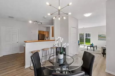 1336 Yorkshire Lane, Shakopee, MN 55379 - Photo 4