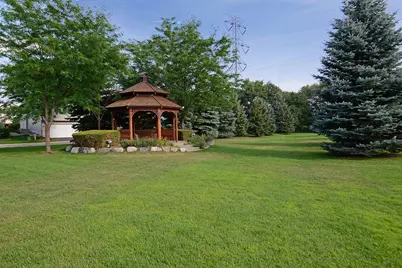 1336 Yorkshire Lane, Shakopee, MN 55379 - Photo 34