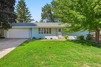 1534 17th Street NW, New Brighton, MN 55112 - Photo 2