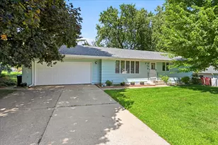 1534 17th St NW, New Brighton, MN 55112 - Photo 2