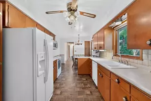 302 Garden Rd, Albert Lea, MN 56007 - Photo 12