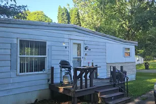 429 S Scott St, Elmwood, WI 54740 - Photo 10