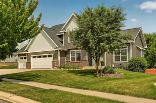 2721 Boulder Ridge Dr NW, Rochester, MN 55901 - Photo 2