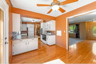 1024 Holden Place, Fairmont, MN 56031 - Photo 8
