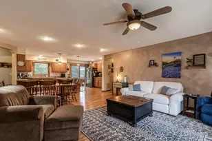 35425 Shakpays Cove Rd, Kasota, MN 56050 - Photo 6