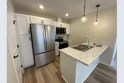 1554 Kings Court SE, Rochester, MN 55904 - Photo 4