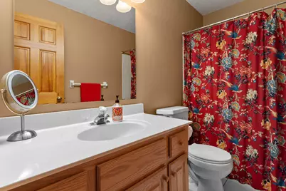 8010 Spruce Trail, Eden Prairie, MN 55347 - Photo 20
