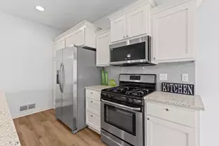 10730 Knollwood Ln, Woodbury, MN 55129 - Photo 2