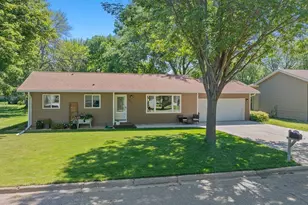 901 Columbine Dr, Marshall, MN 56258 - Photo 1