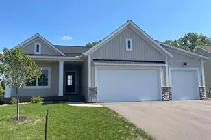 1732 Spruce St, Farmington, MN 55024 - Photo 2