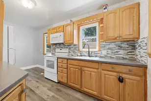 604 E 3rd St, Litchfield, MN 55355 - Photo 8