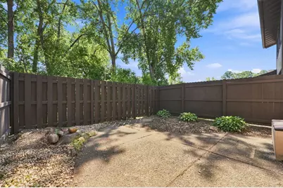 1762 McKnight Road N #17, Maplewood, MN 55109 - Photo 24