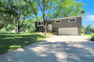601 25th Ave SW, Willmar, MN 56201 - Photo 1